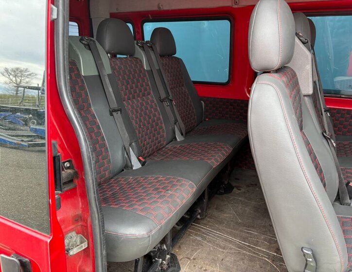 Ford Transit Kombi 2,4 l 103 kw