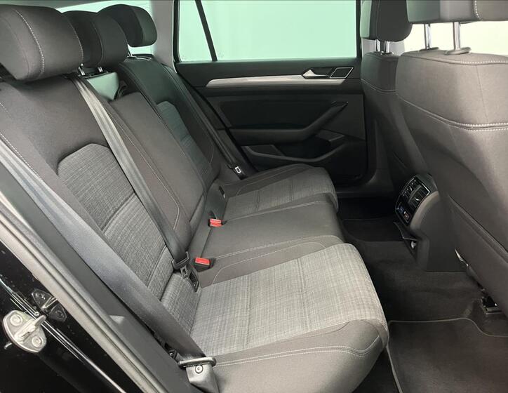 Volkswagen Passat 25