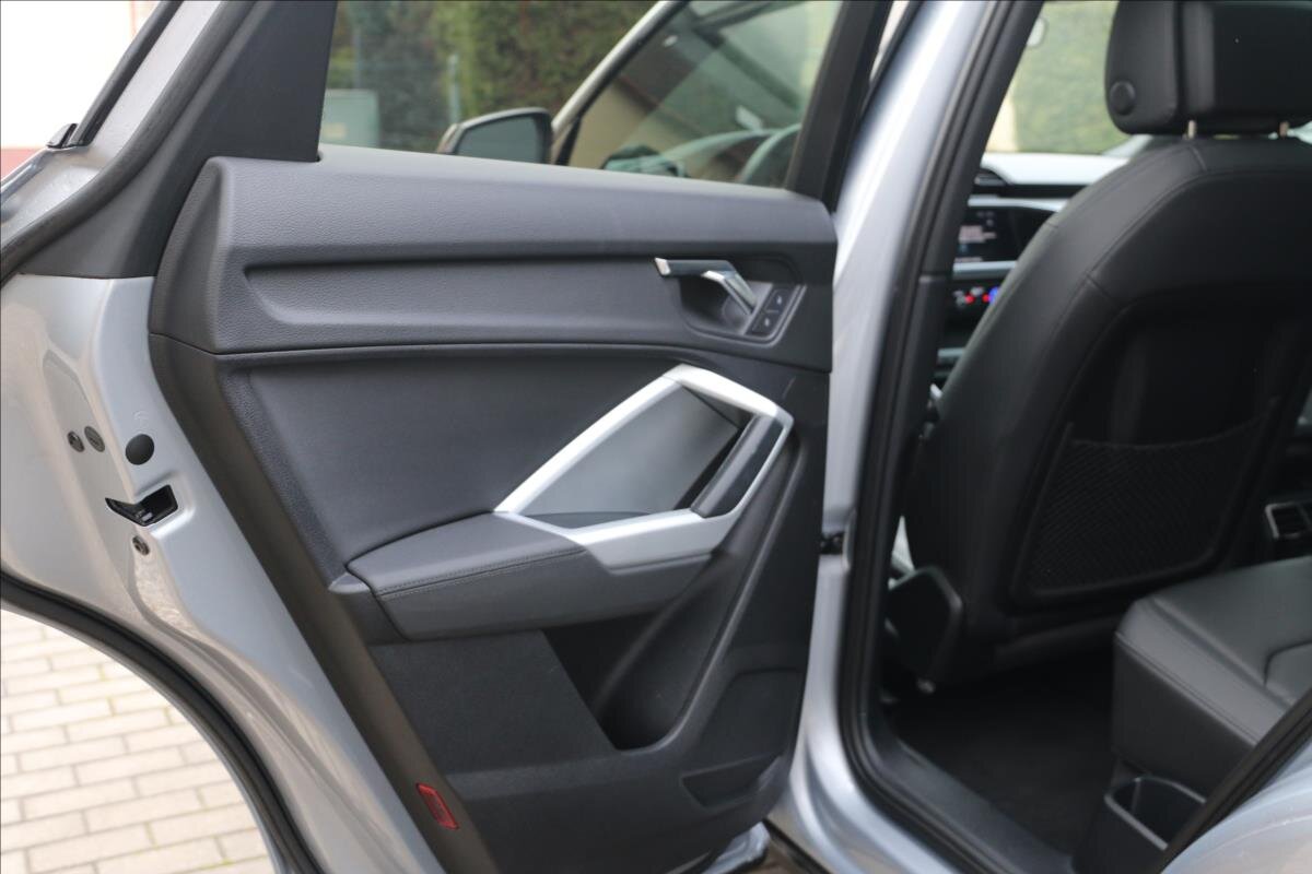 Audi Q3 SUV 2,3 l 137 kw