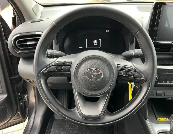 Toyota Yaris Cross 19