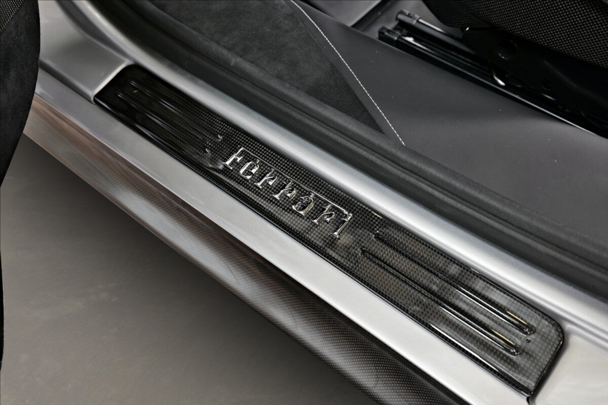 Ferrari SF90 Kabriolet 4,0 l 735 kw