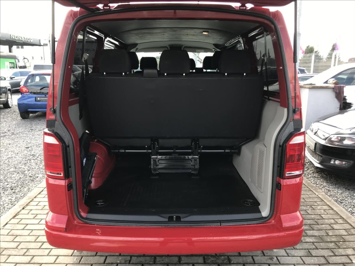 Volkswagen Transporter Kombi 2,0 l 62 kw