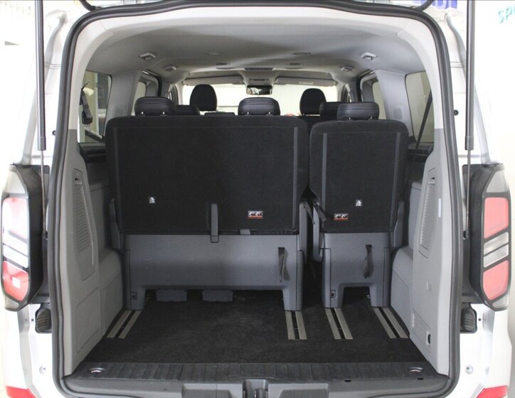 Ford Tourneo Custom MPV 2,0 l 125 kw
