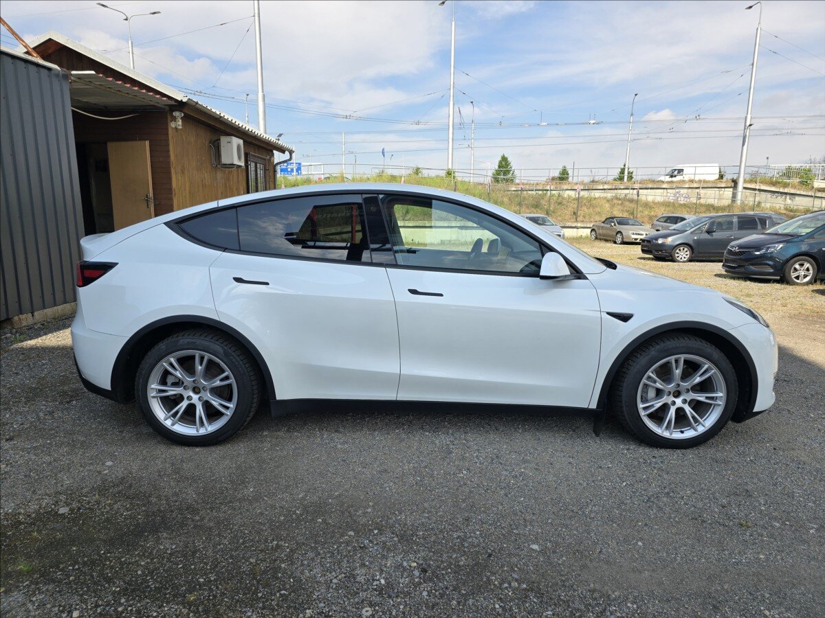 Tesla Model Y SUV / Terénní 0,0 378 kw