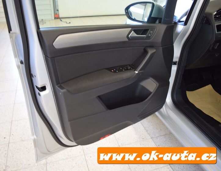 Volkswagen Touran 26