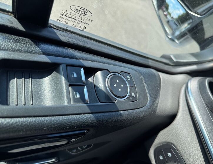 Ford Tourneo Custom 16