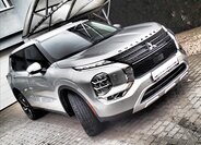 Mitsubishi Outlander 3