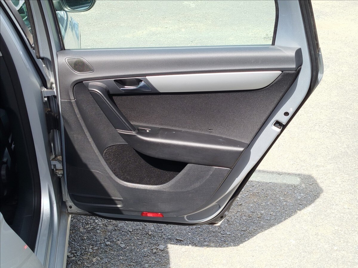 Volkswagen Passat Kombi 2,0 l 103 kw