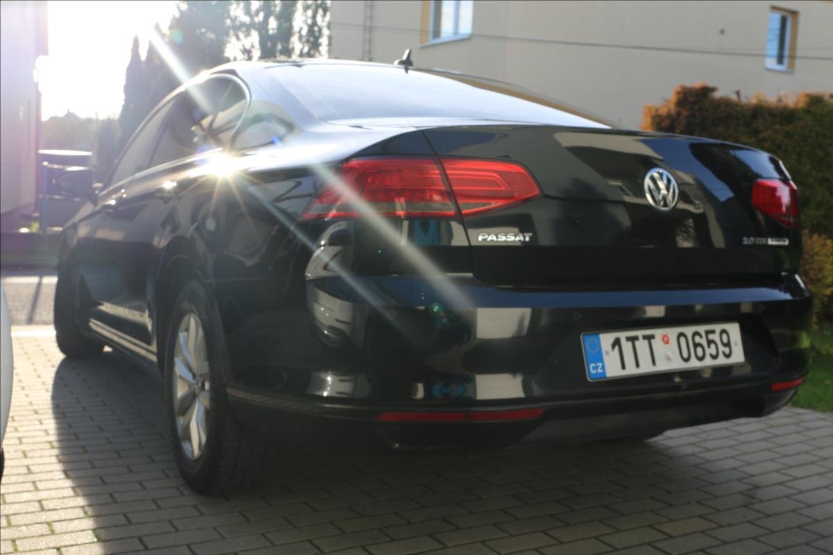 Volkswagen Passat Sedan / Limuzína 2,0 l 110 kw