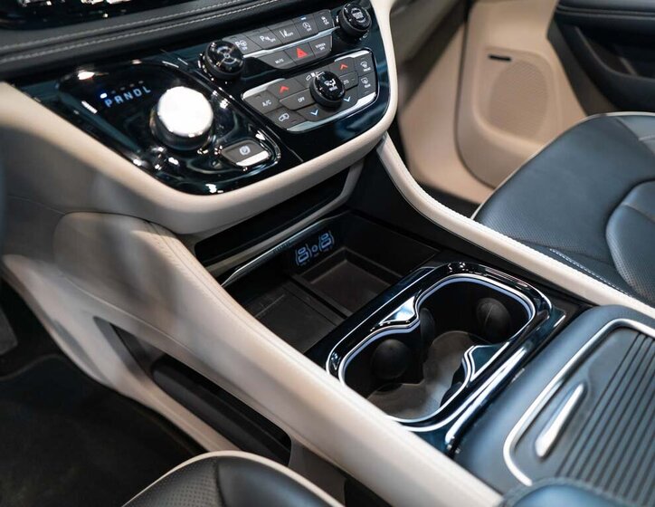 Chrysler Pacifica MPV 3,6 l 221 kw