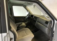 Volkswagen Caravelle 10