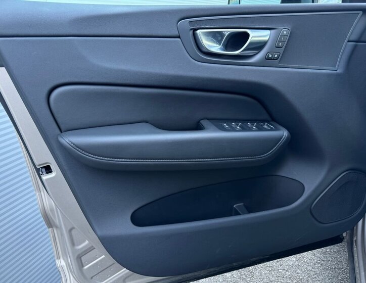 Volvo XC60 SUV / Terénní 2,0 l 184 kw