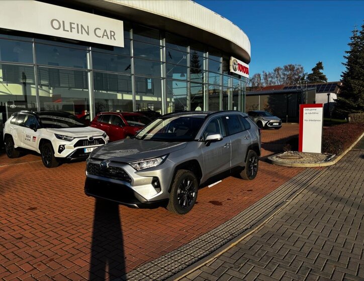 Toyota RAV4 SUV / Terénní 2,5 l 163 kw