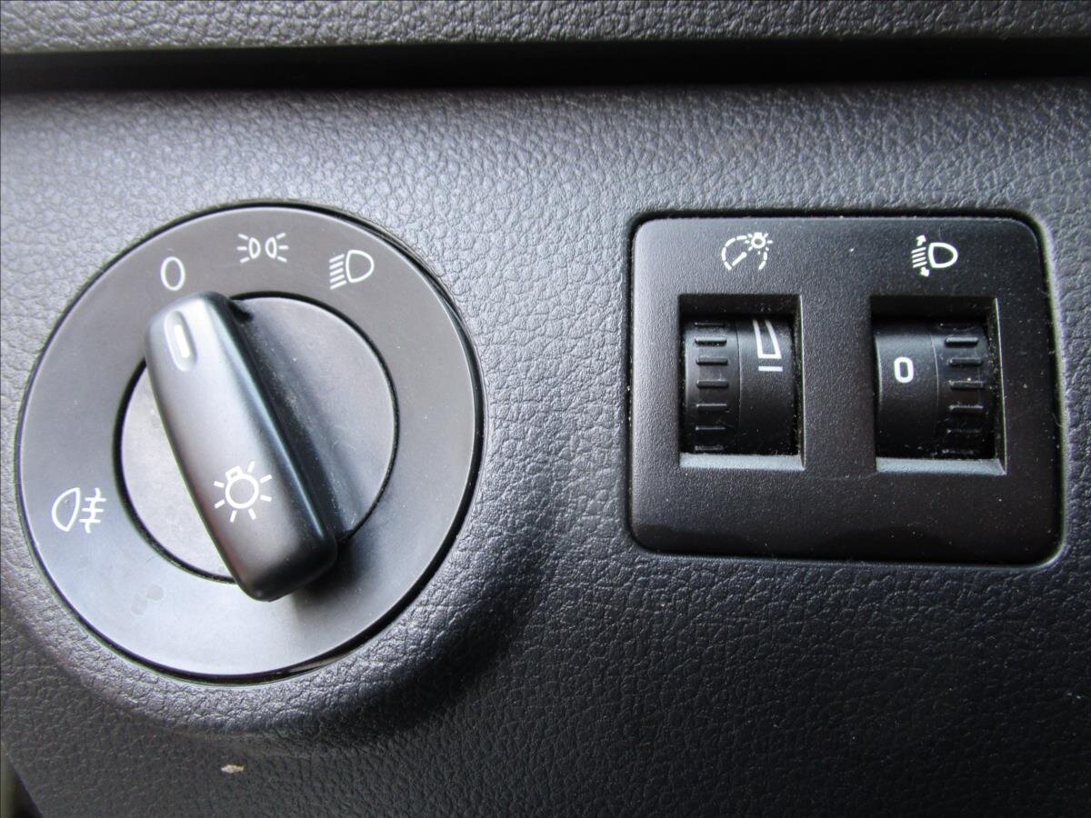 Volkswagen Caddy Skříň 2,0 l 75 kw