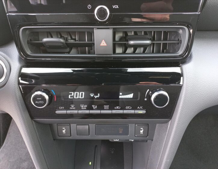 Toyota Yaris Cross CUV / Crossover 1,5 l 68 kw