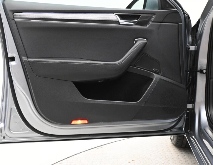 Škoda Superb Kombi 1,4 l 115 kw