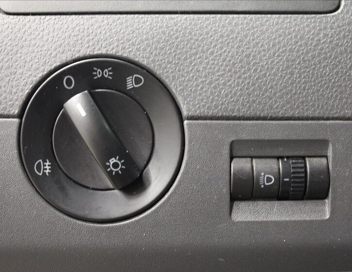 Volkswagen Transporter Kombi 2,0 l 103 kw