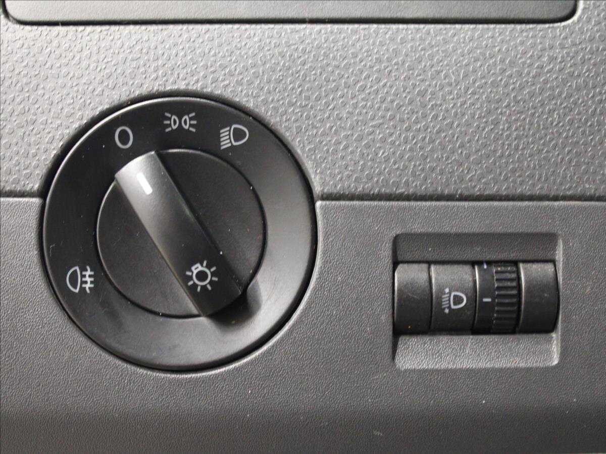 Volkswagen Transporter Kombi 2,0 l 103 kw