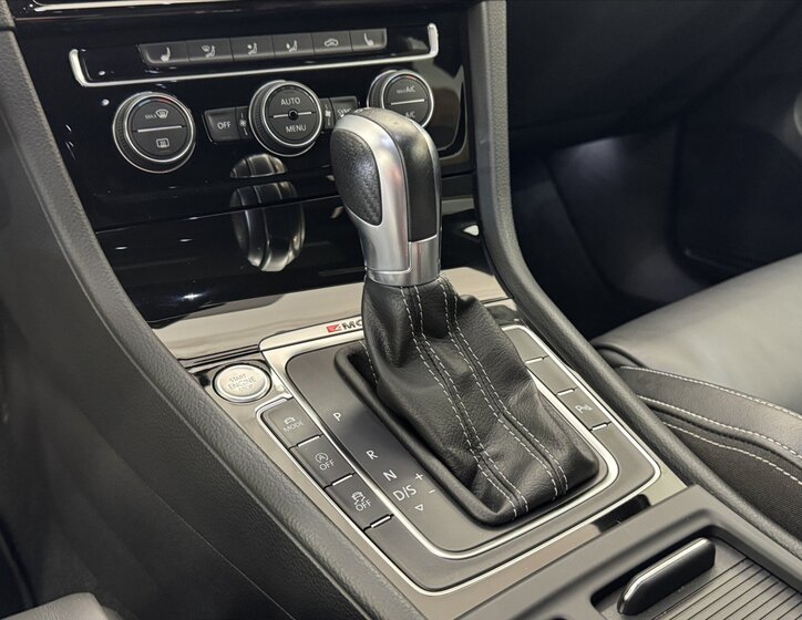 Volkswagen Golf Hatchback 2,0 l 228 kw