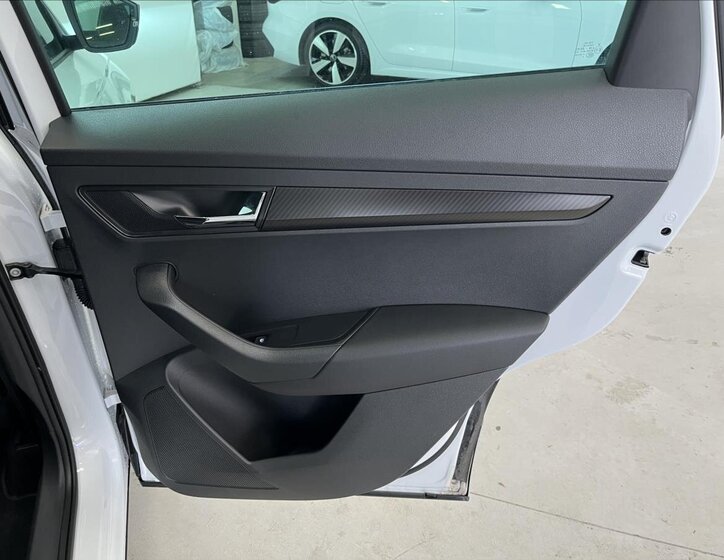 Škoda Karoq SUV / Terénní 1,5 l 110 kw