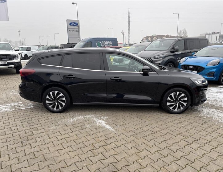 Ford Focus Kombi 999,0 92 kw