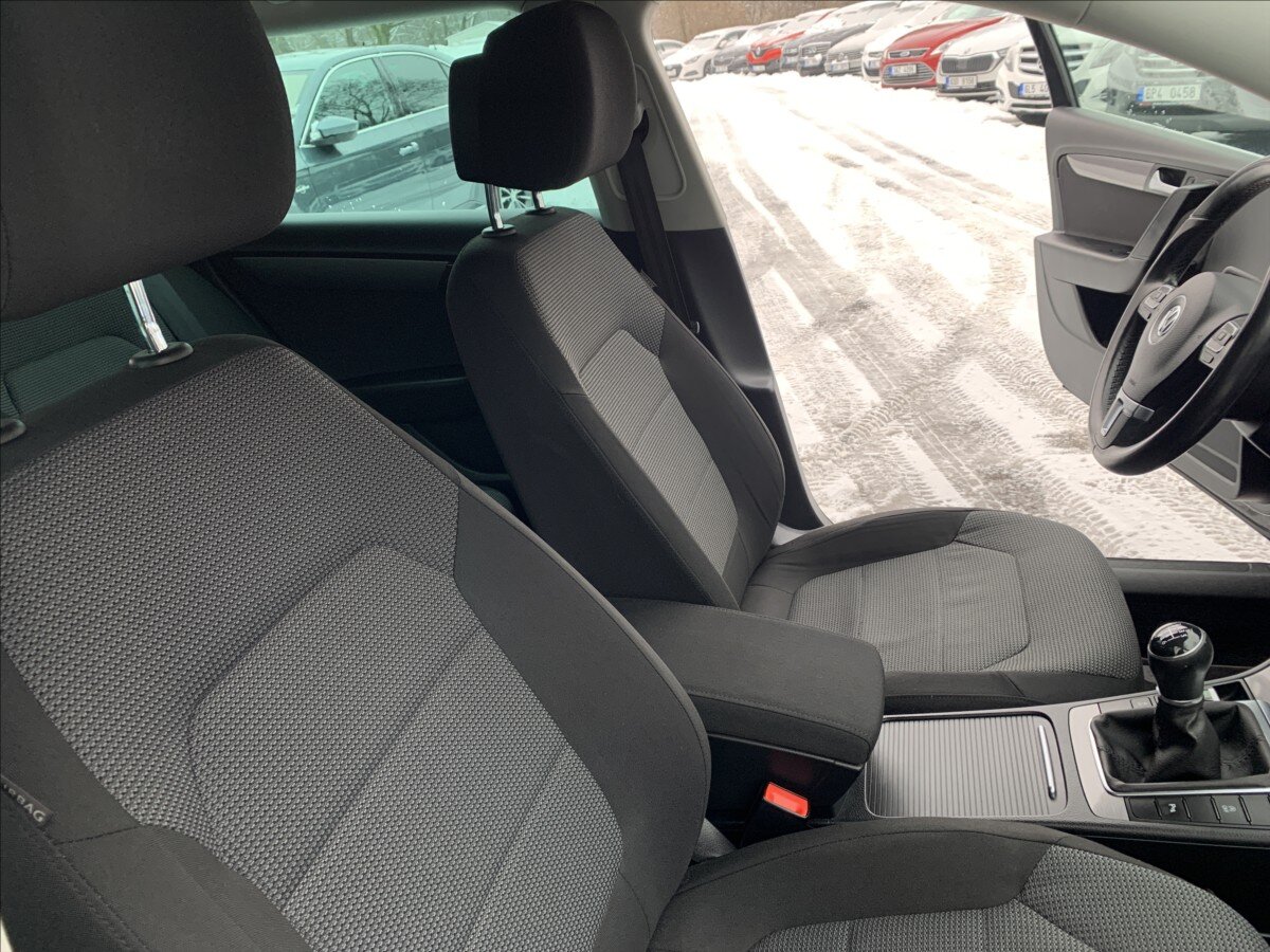 Volkswagen Passat Kombi 2,0 l 103 kw