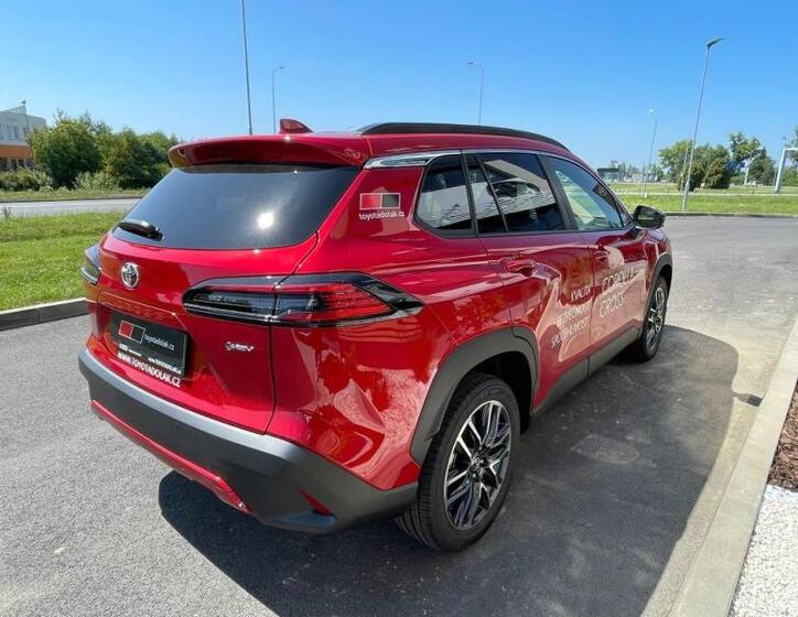 Toyota Corolla Cross 10