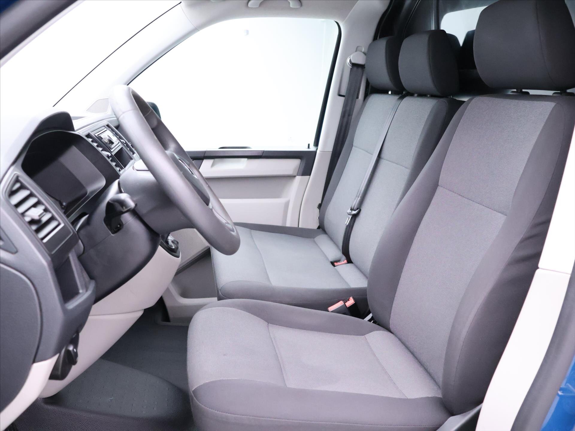 Volkswagen Transporter Skříň 2,0 l 75 kw