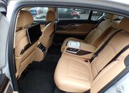 BMW Řada 7 Sedan 3,0 l 195 kw