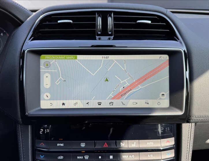 Jaguar F-Pace SUV / Terénní 2,0 l 132 kw