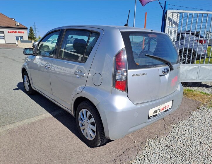 Subaru Justy Hatchback 998,0 51 kw