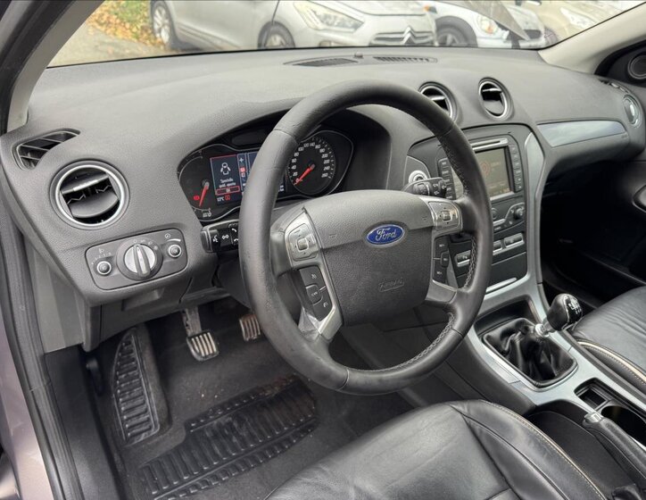 Ford Mondeo 24
