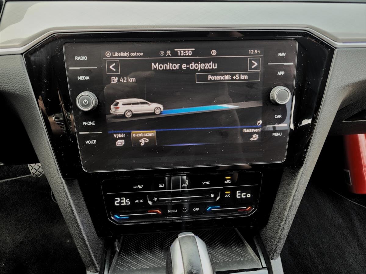 Volkswagen Passat Kombi 1,4 l 160 kw