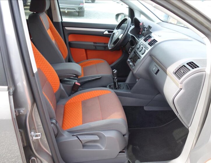 Volkswagen Touran MPV 2,0 l 103 kw