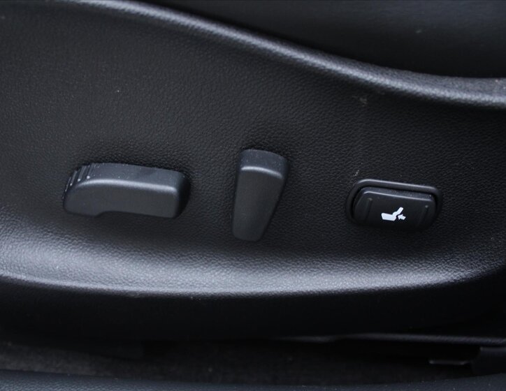 Infiniti QX70 SUV 3,0 l 175 kw