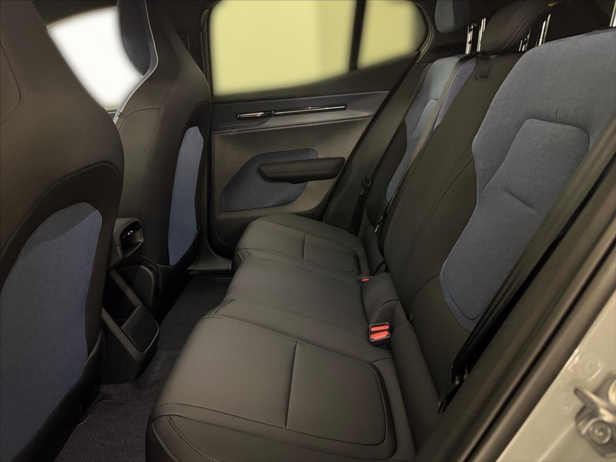 Volvo EX30 SUV 0,0 200 kw