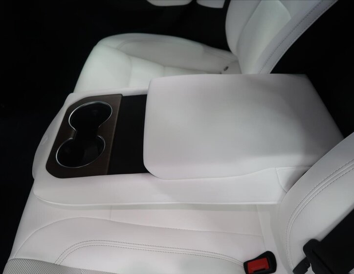 Tesla Model S Hatchback 0,0 493 kw