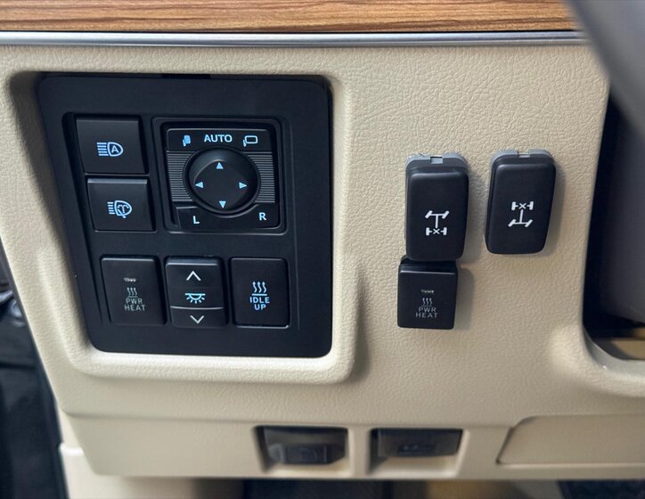 Toyota Land Cruiser 19