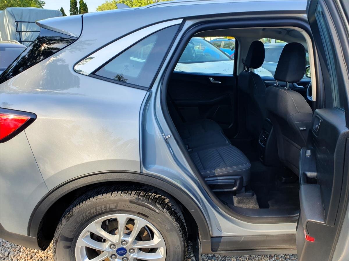 Ford Kuga SUV / Terénní 1,5 l 88 kw