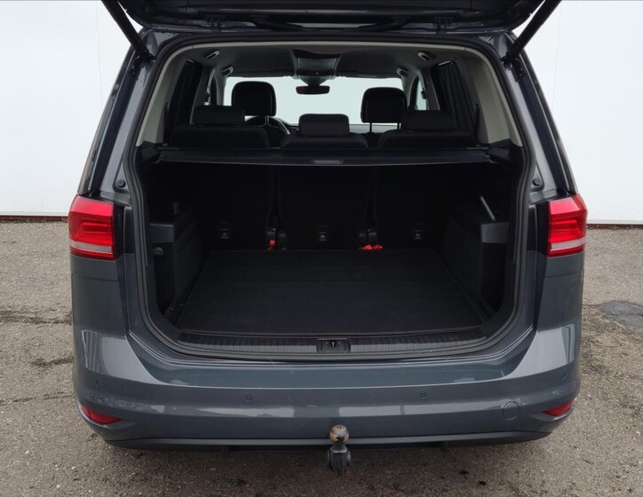 Volkswagen Touran MPV 1,5 l 110 kw