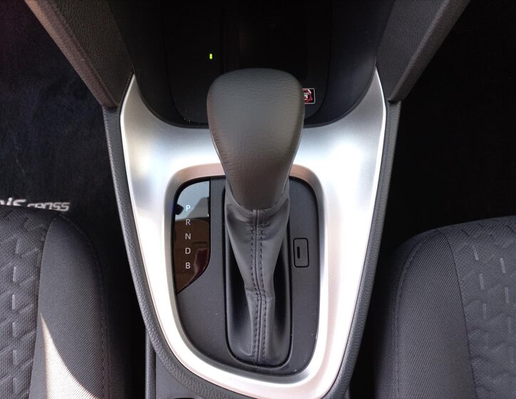 Toyota Yaris Cross CUV / Crossover 1,5 l 68 kw