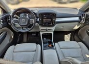 Volvo XC40 SUV / Terénní 2,0 l 145 kw