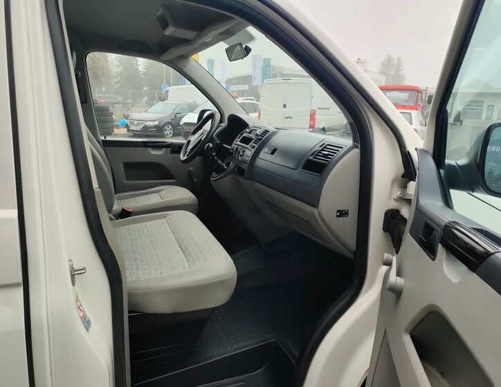 Volkswagen Transporter 9