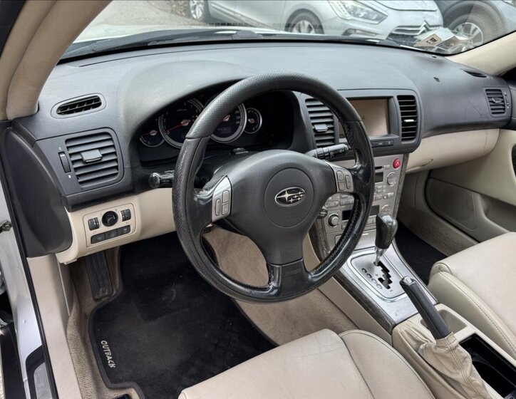 Subaru Legacy Kombi 3,0 l 180 kw