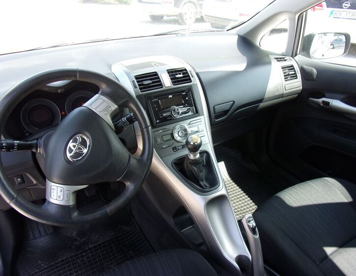 Toyota Auris 14