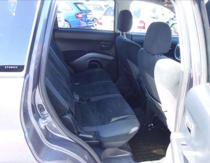 Mitsubishi Outlander 13