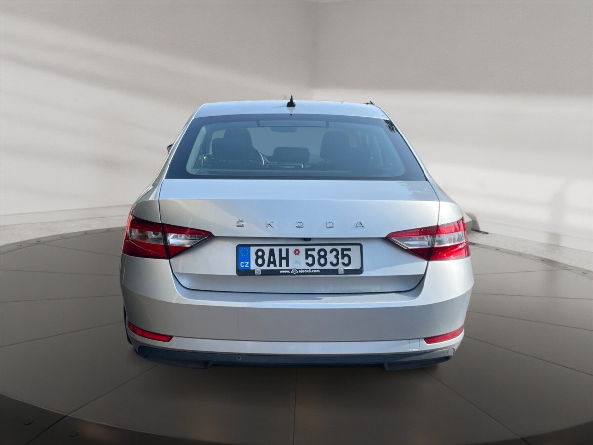 Škoda Superb Liftback 2,0 l 110 kw