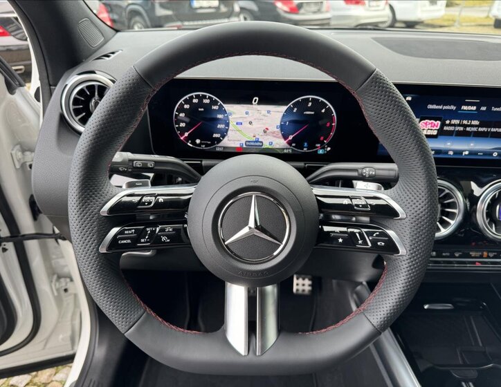 Mercedes-Benz GLA SUV / Terénní 2,0 l 110 kw