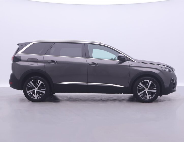 Peugeot 5008 8