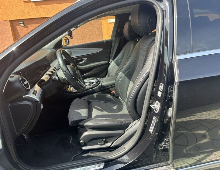 Mercedes-Benz Třídy E 12